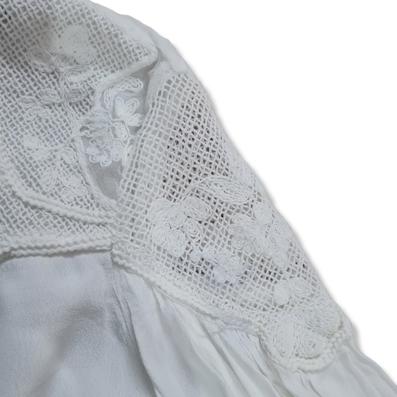 Size- L, Decjuba lace Pleated crochet blouse in white viscose. - Picture 3 of 8